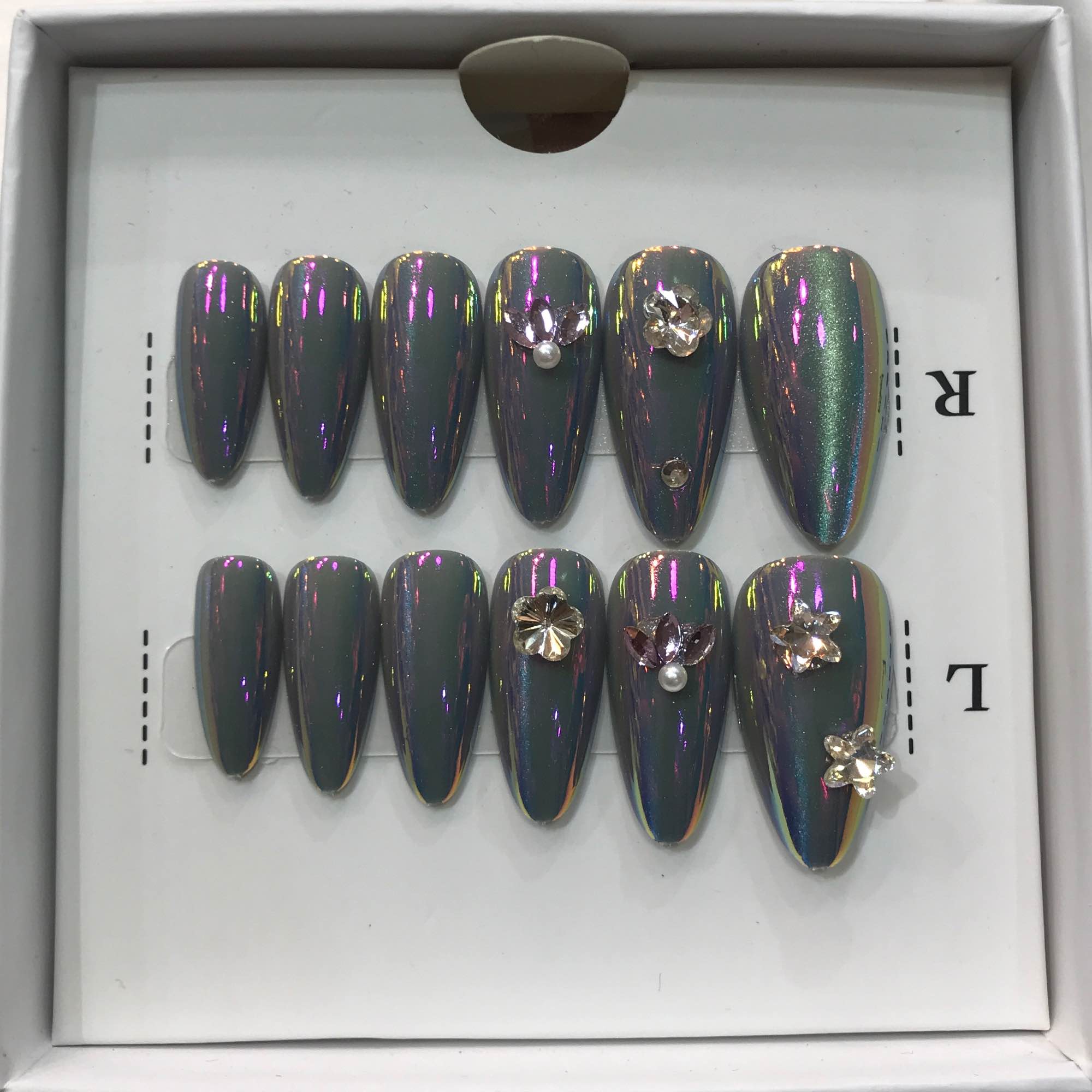 New Trendy Cat Eye Fake / Press on Nails for Women - Image 5