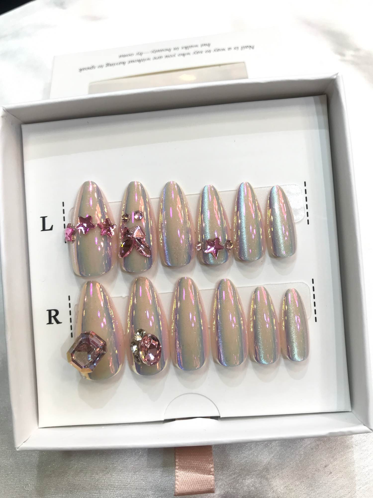 New Trendy Cat Eye Fake / Press on Nails for Women