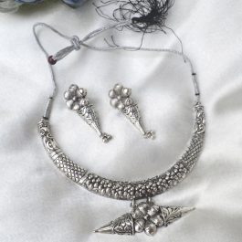 Jewels Of Nepal Oxidized Hasuli Ethnic Choker Necklace & Earrings Set