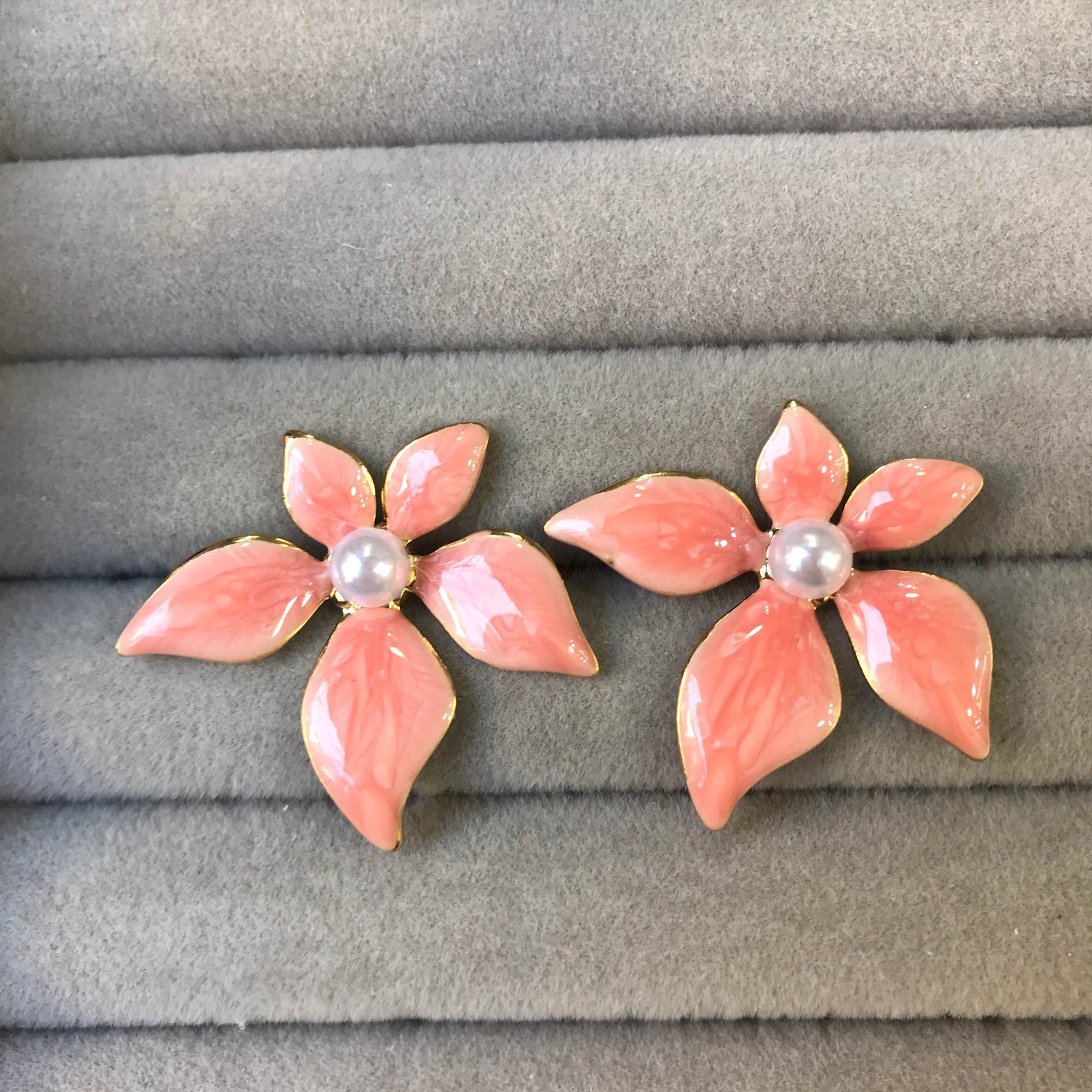 Jewels Of Nepal Simple Flower Stud Stainless Steel Earrings For Women - Image 3