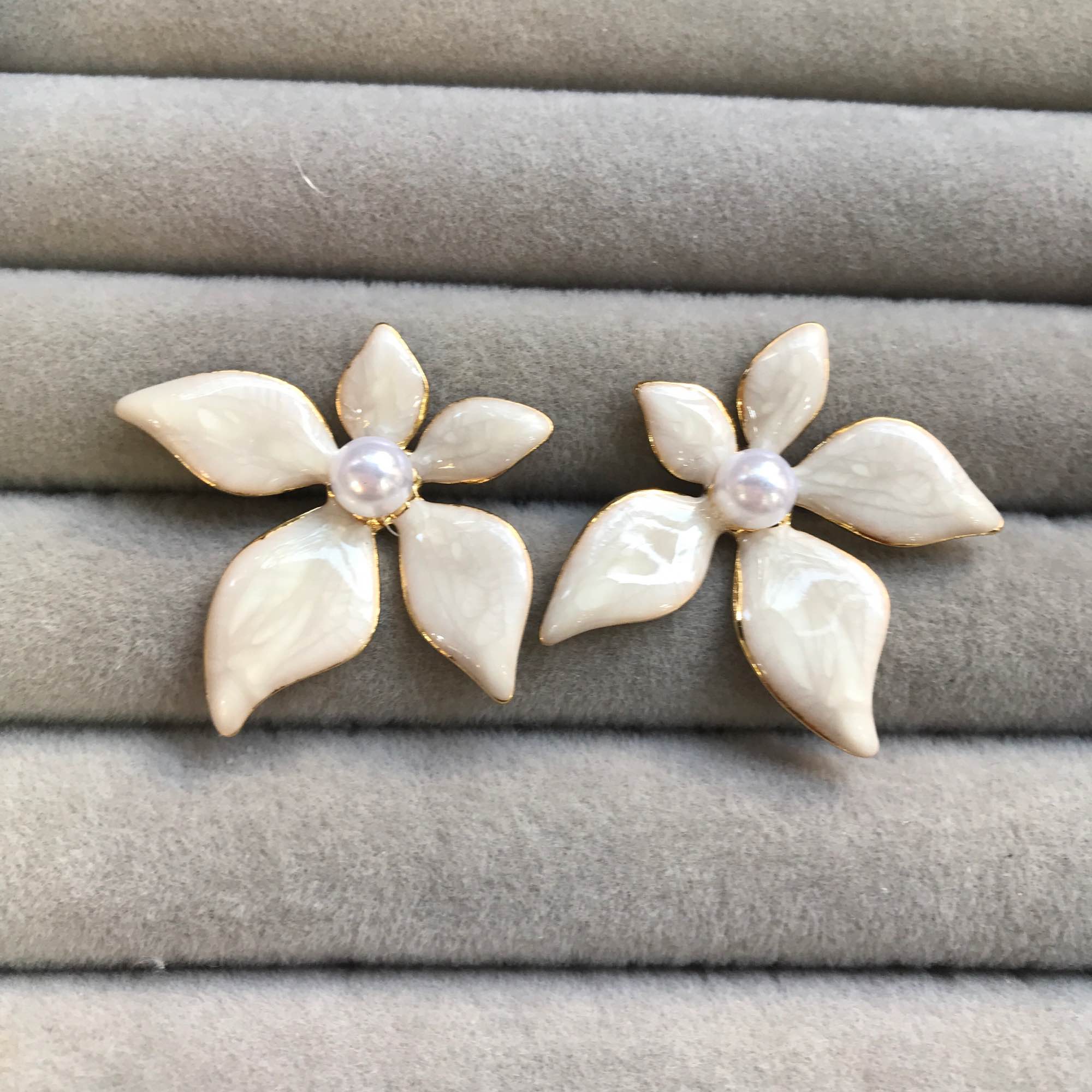 Jewels Of Nepal Simple Flower Stud Stainless Steel Earrings For Women - Image 2