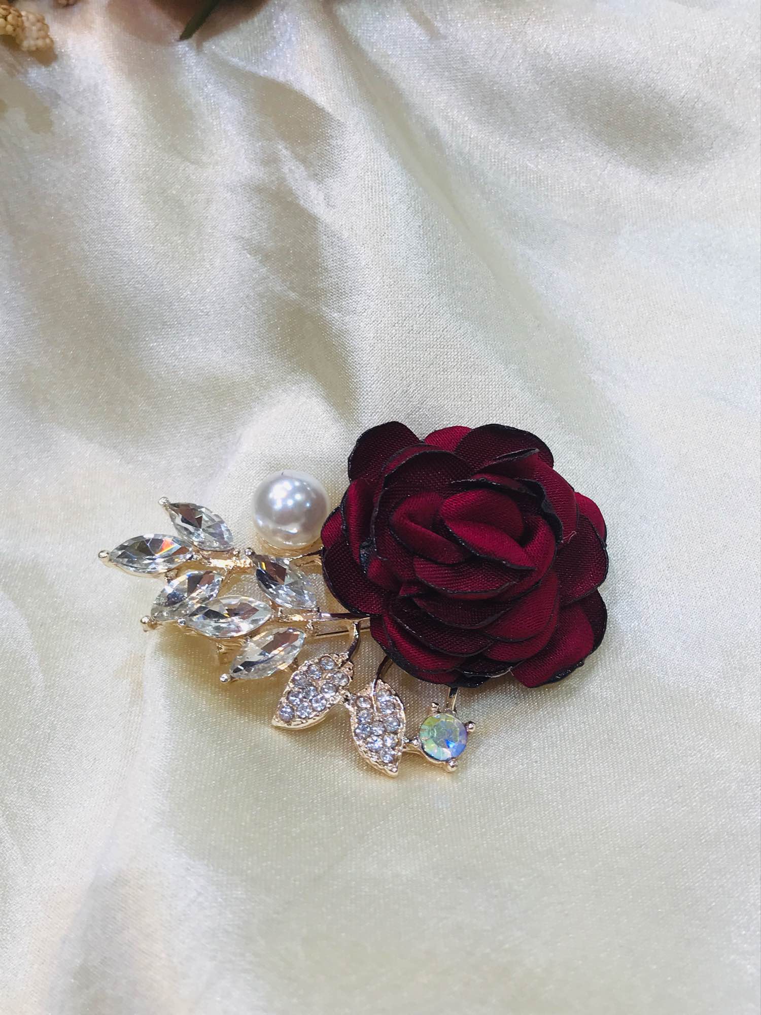 Jewels Of Nepal New Pearl Fabric Rose Flowers Brooches Pin For Women Unisex