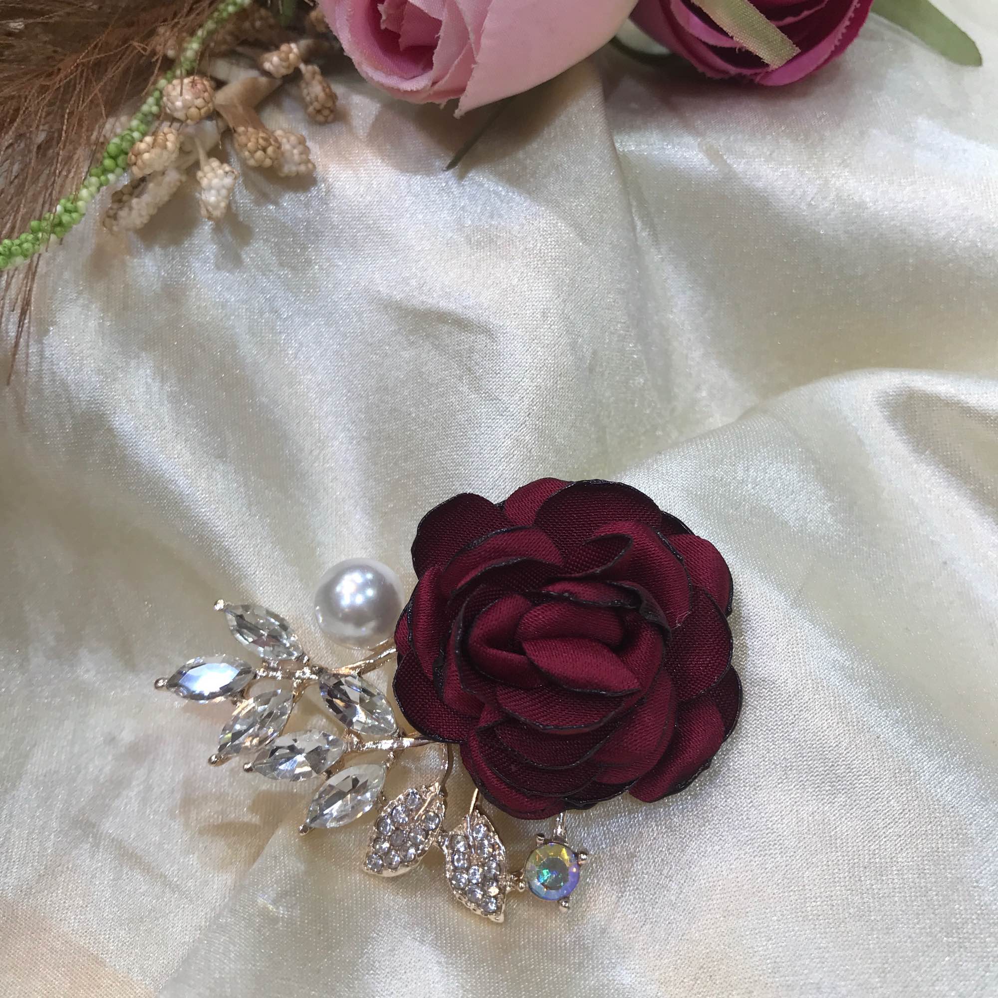 Jewels Of Nepal New Pearl Fabric Rose Flowers Brooches Pin For Women Unisex - Image 2