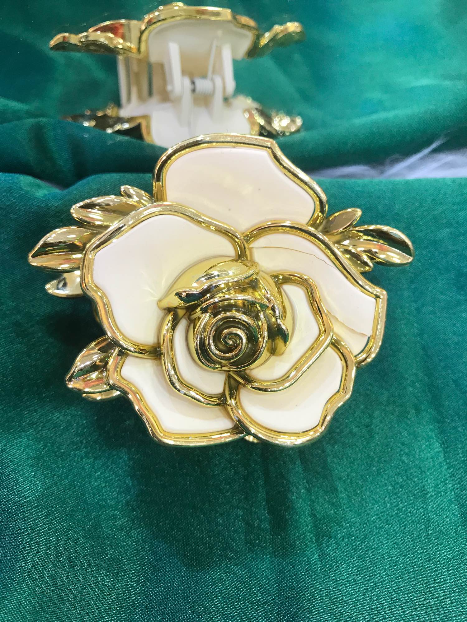 Jewels Of Nepal Flowers Design Claw Clip For Women - Image 2