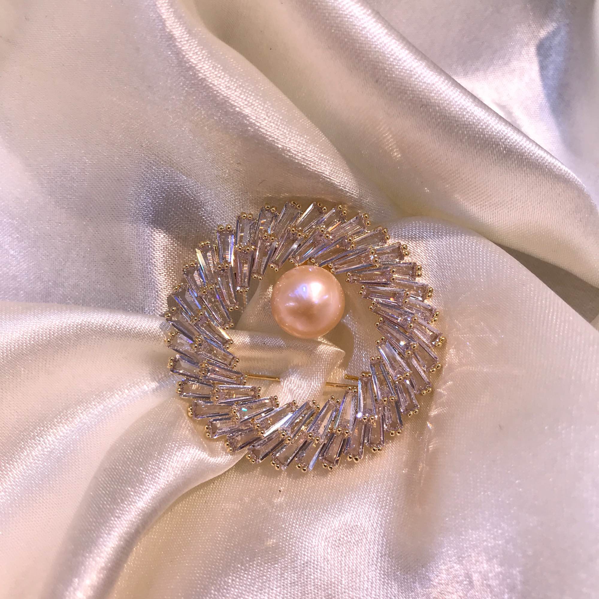 Jewels Of Nepal Australian Diamond Original Pearl Studded Circular Brooch Pin For Women - Image 2