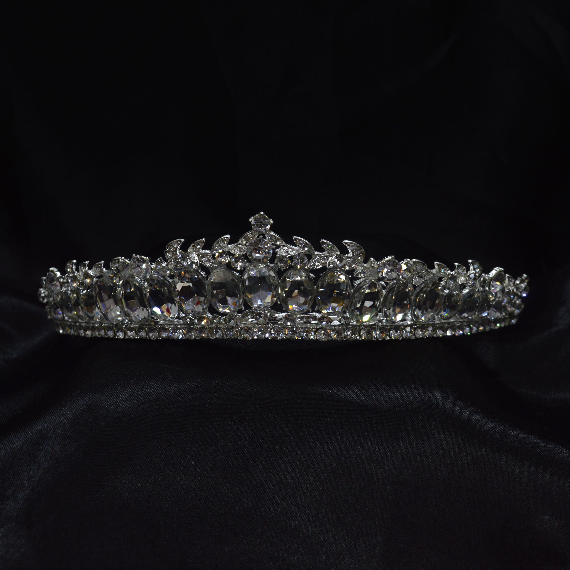 Silver Stunning Bridal Crown/Hair Embellishment For Women - Image 3