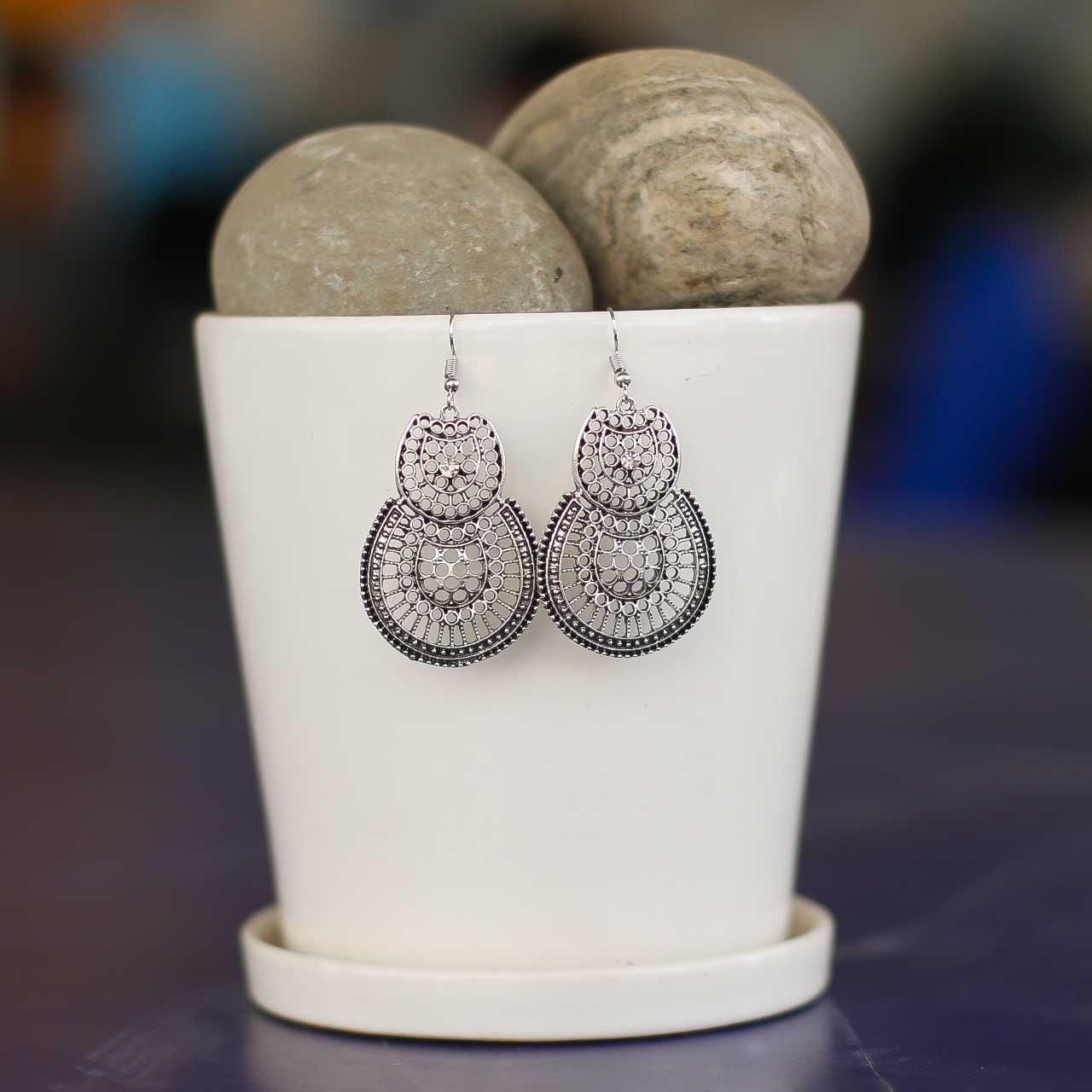 Cutout Patterned Circular Dangle Earrings For Women - Image 2