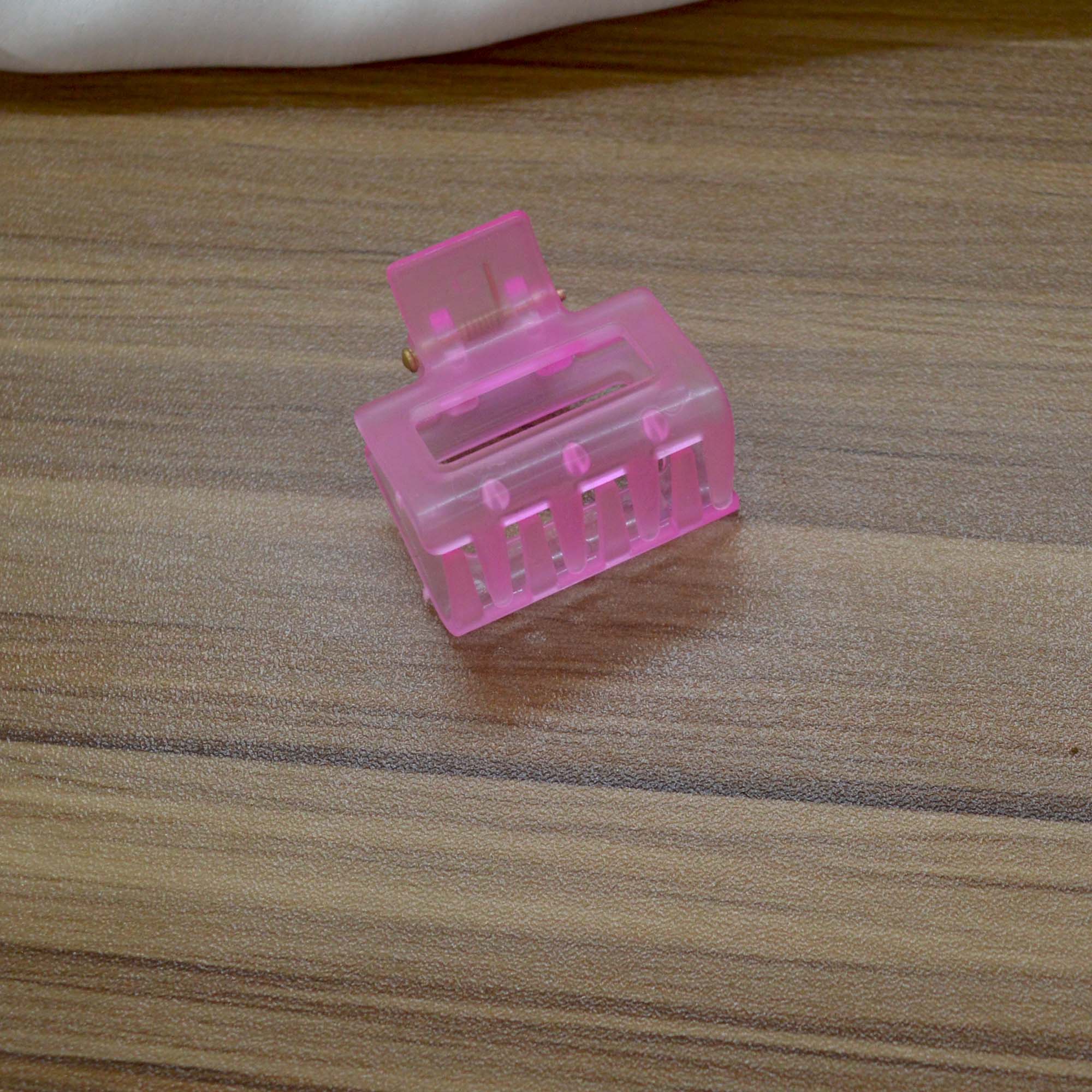 Jewels Of Nepal Medium Trendy Designed Transparent Acrylic Hair Claw Clip For Women - Image 4
