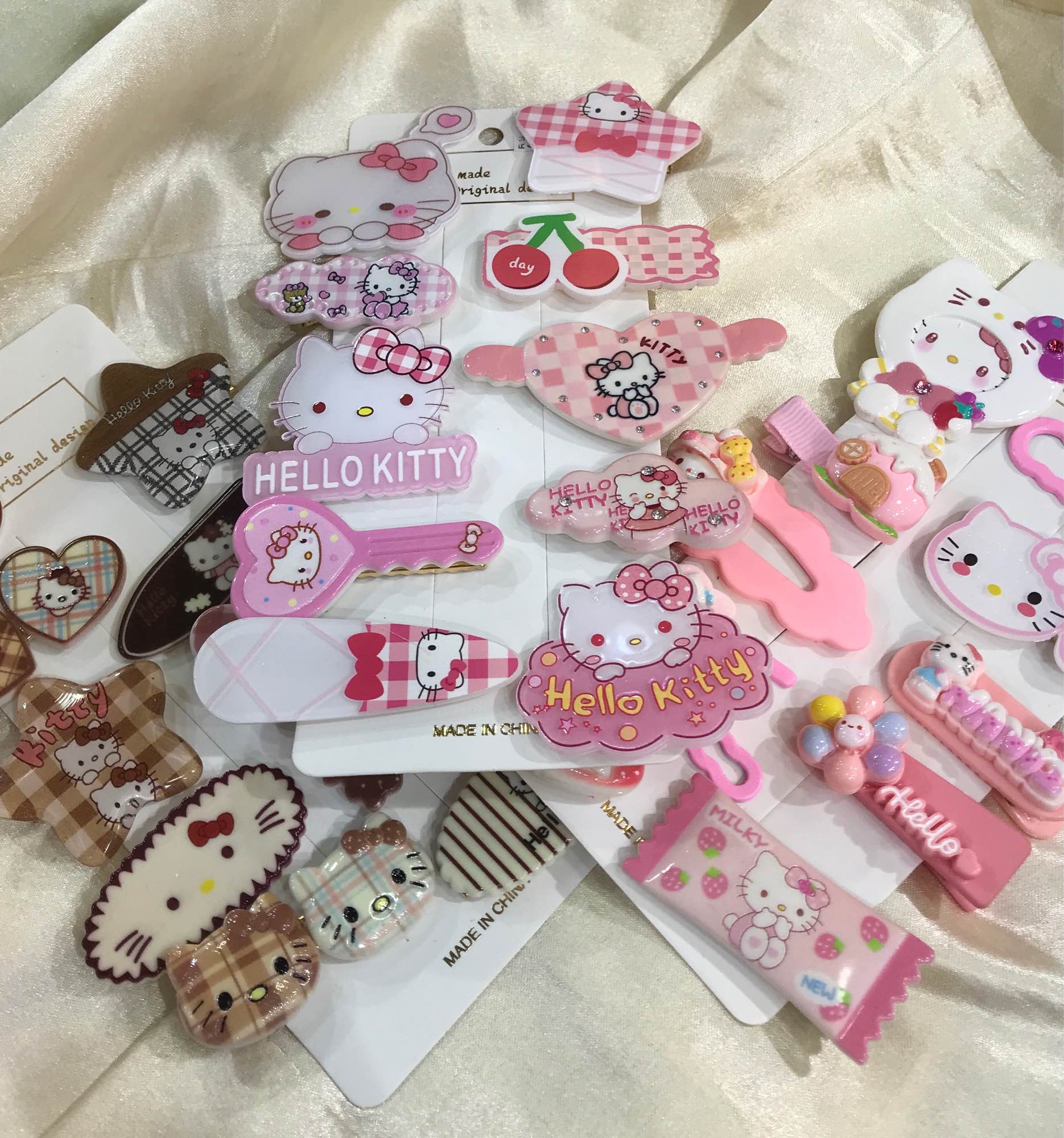 Jewels Of Nepal Hello Kitty & Cute Cartoon Hair Clips Set for Girls/ Hair Pins/ 10pcs