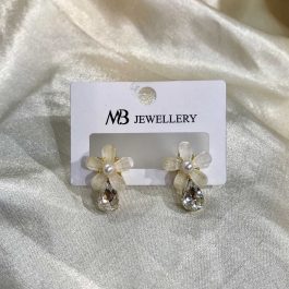 Jewels of Nepal Flower Designed Stone Ear Studs