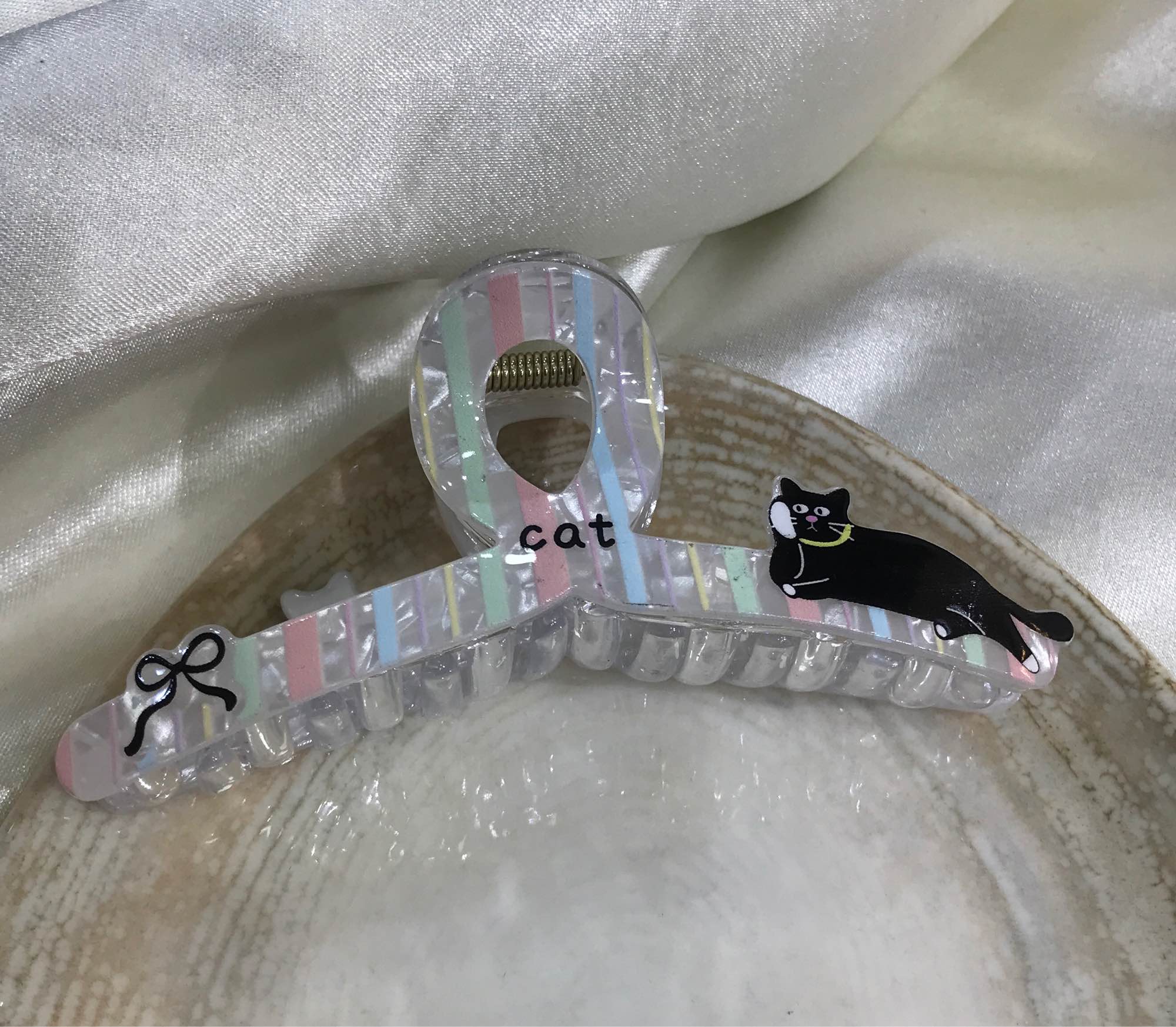 Jewels Of Nepal Transparent Acrylic Animals Hair Claw Clip For Women - Image 12