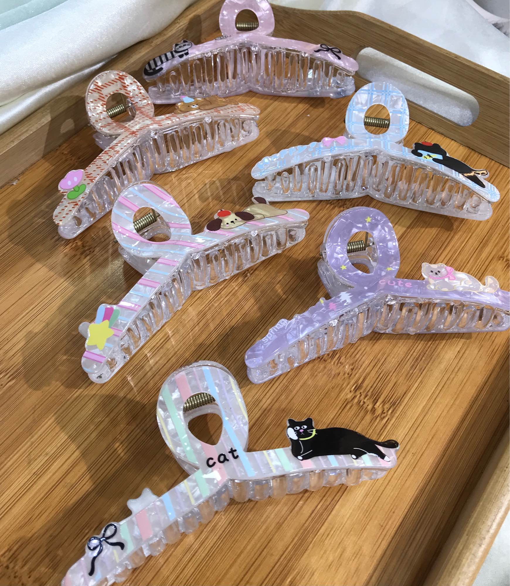 Jewels Of Nepal Transparent Acrylic Animals Hair Claw Clip For Women