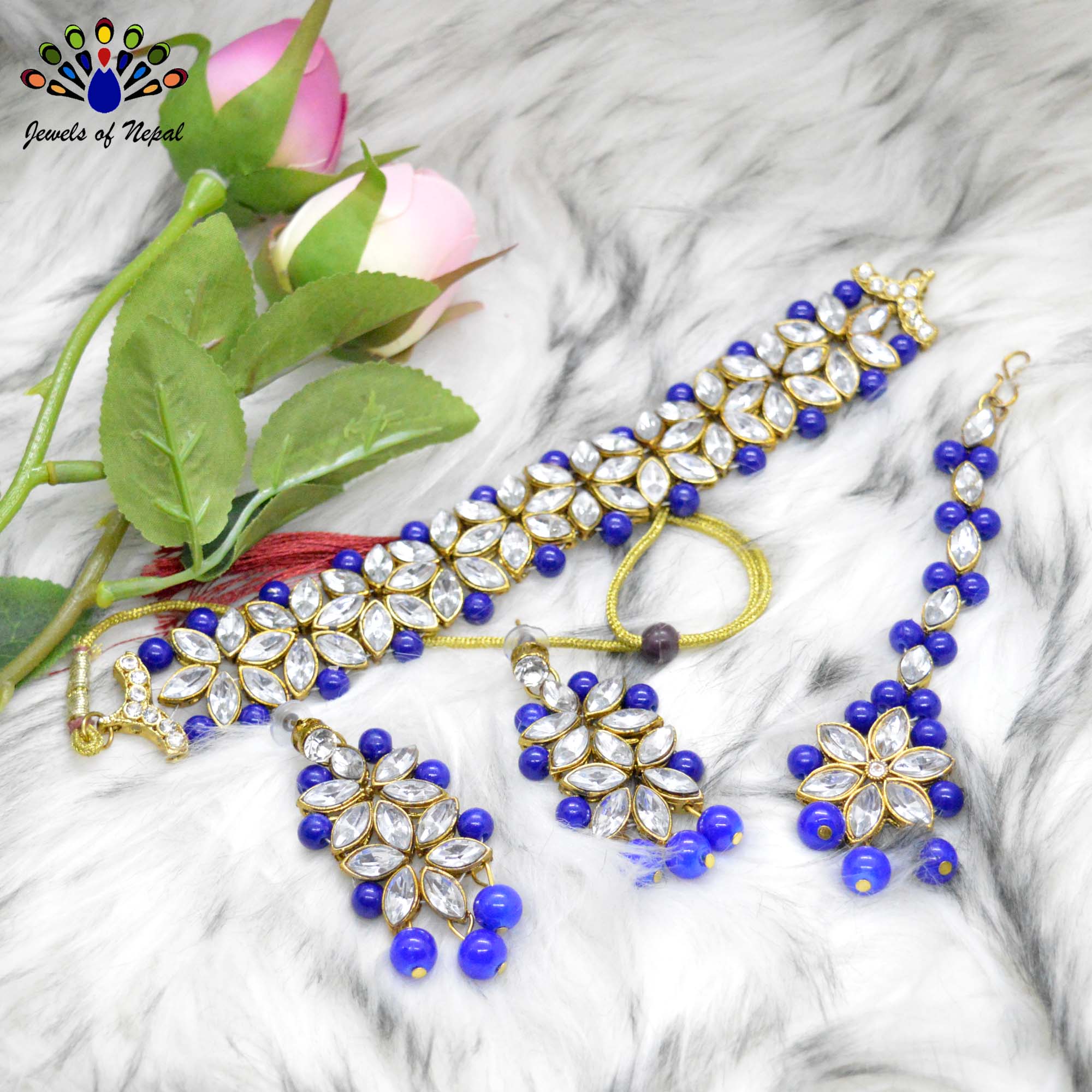 White Stones & Faux Moti/Beads Beaded Adjustable Choker Set With Earrings & Maangtika - Image 2